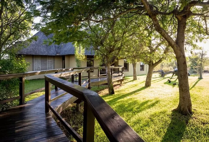 Hotelli Makumu Private Game Lodge