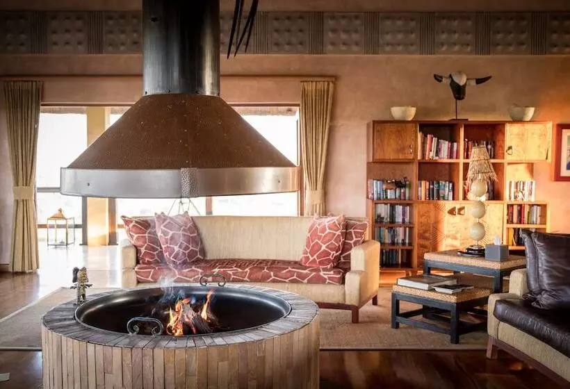 Hotelli Makumu Private Game Lodge