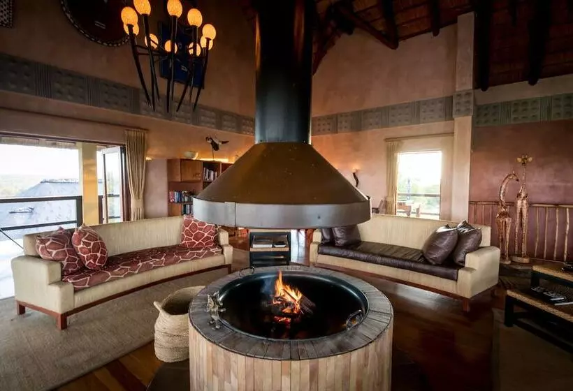Hotelli Makumu Private Game Lodge