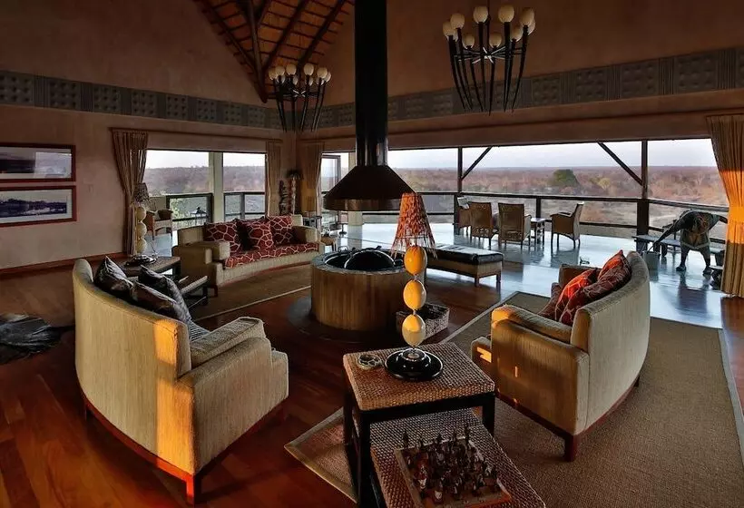 Hotelli Makumu Private Game Lodge