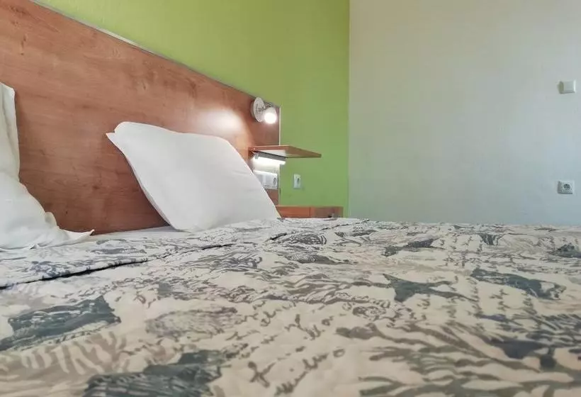 هتل Marti Resort