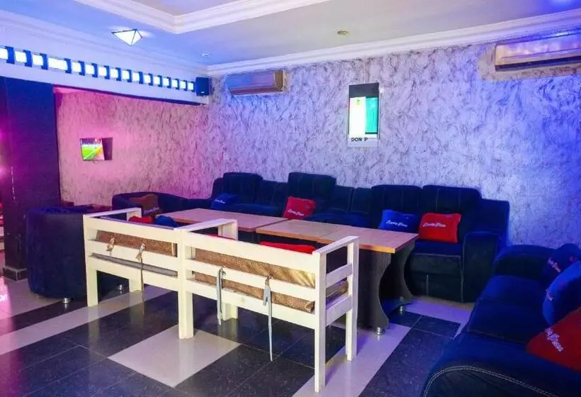 هتل Royalty Place