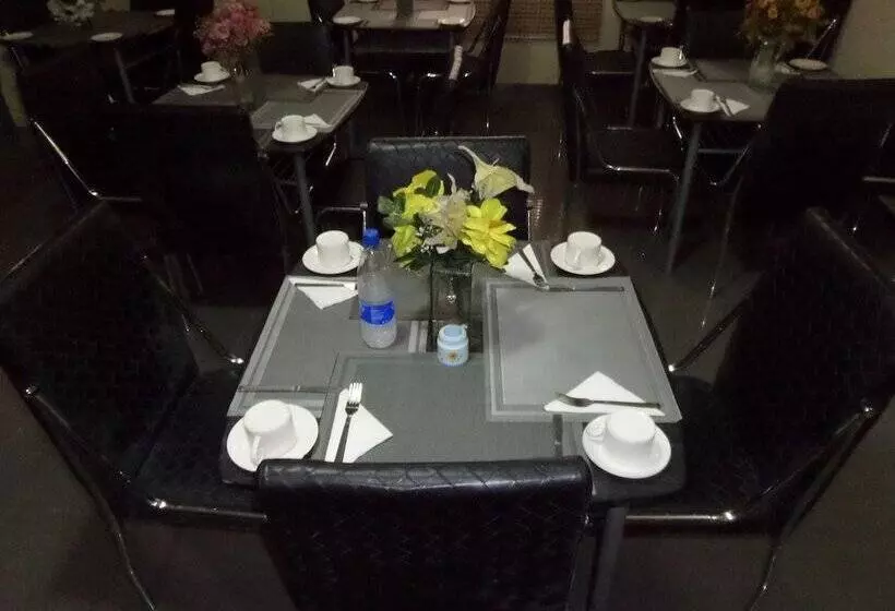 Indices Hotel And Garden