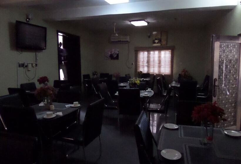 Indices Hotel And Garden