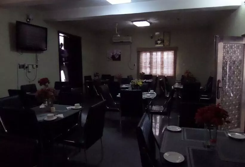 Indices Hotel And Garden