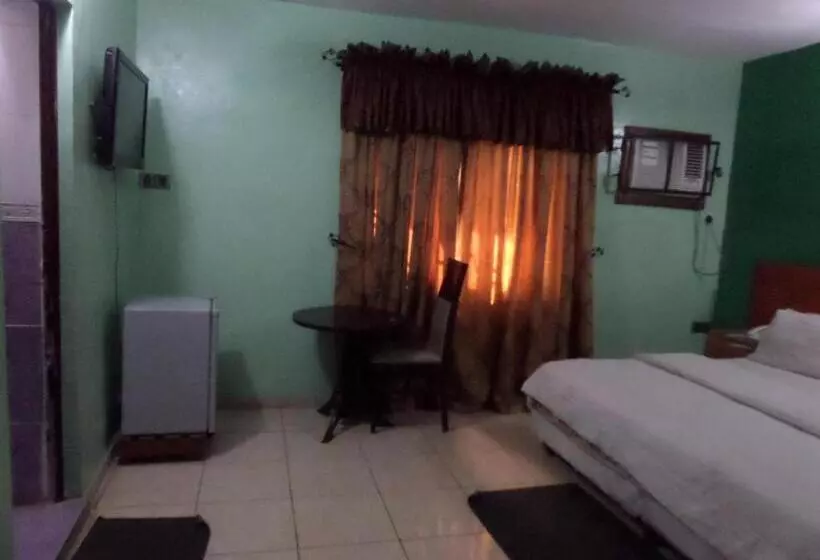 Indices Hotel And Garden