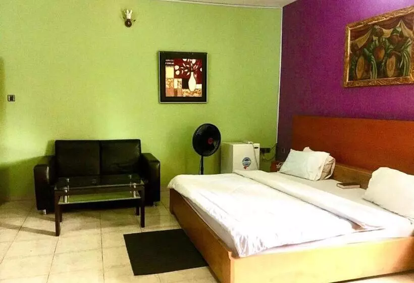 Indices Hotel And Garden