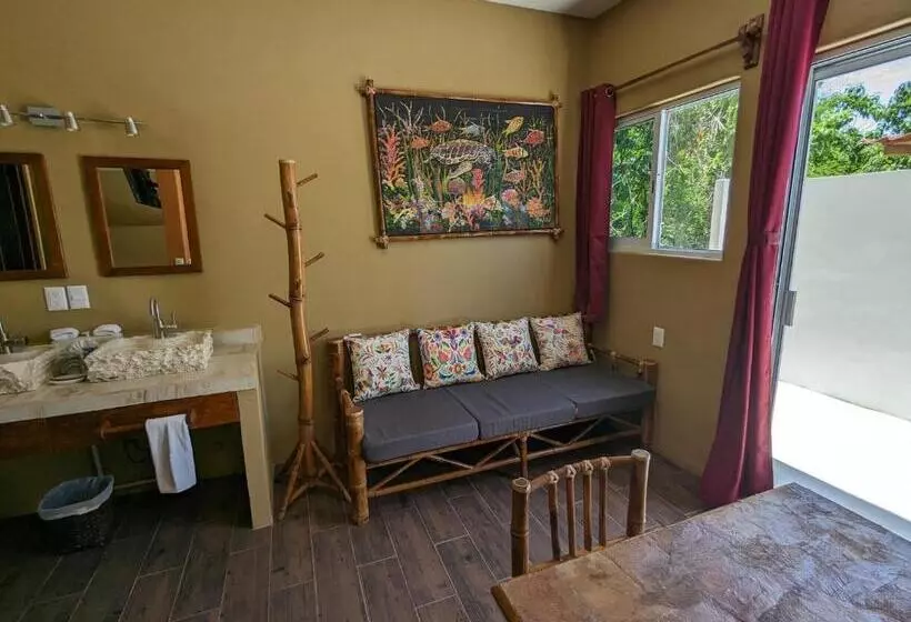 Casa Arcoiris Zihuatanejo B&b