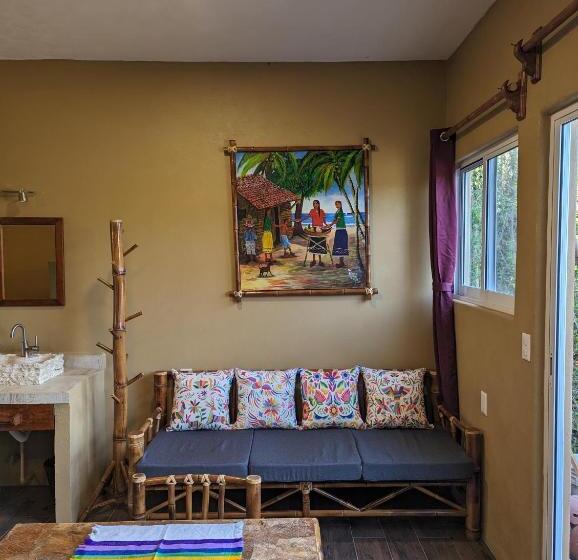 Casa Arcoiris Zihuatanejo B&b