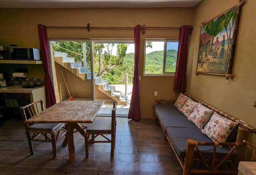 Casa Arcoiris Zihuatanejo B&b