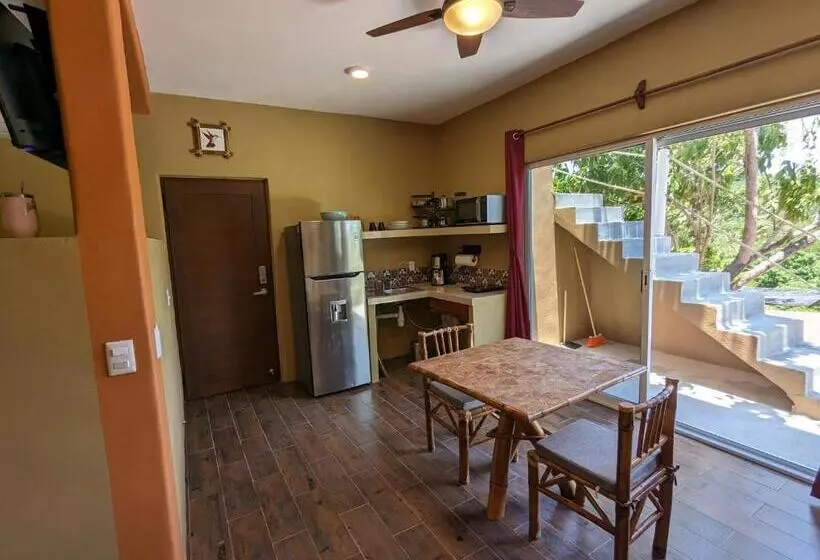 Casa Arcoiris Zihuatanejo B&b