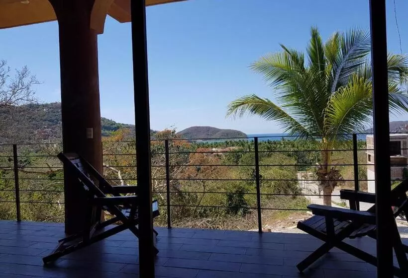 Casa Arcoiris Zihuatanejo B&b