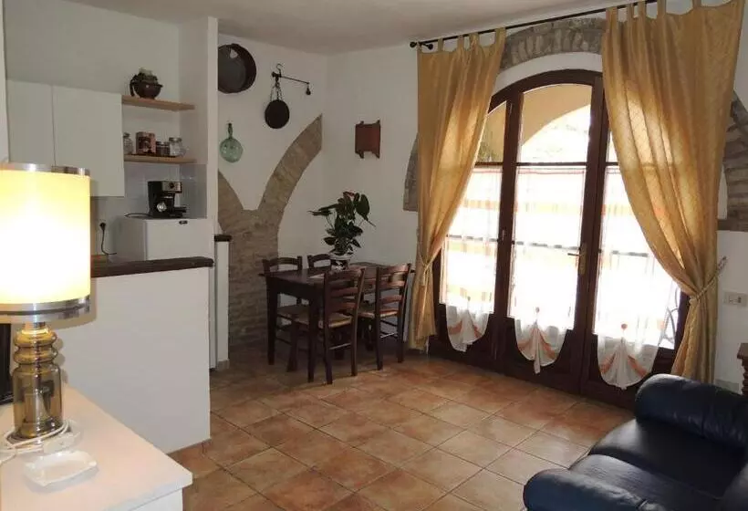 簡易ホテル Agriturismo Il Colle