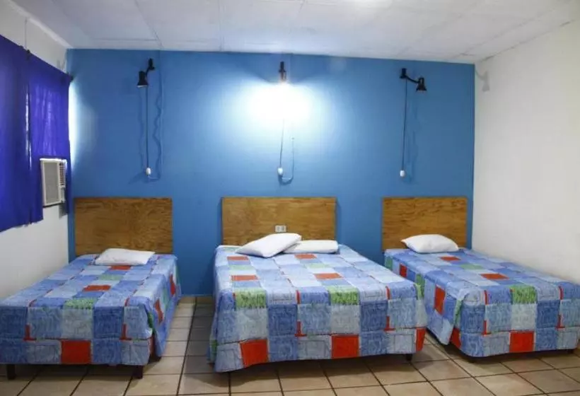 ホテル Happy House