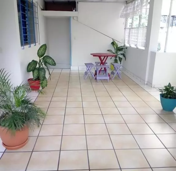 ホテル Happy House