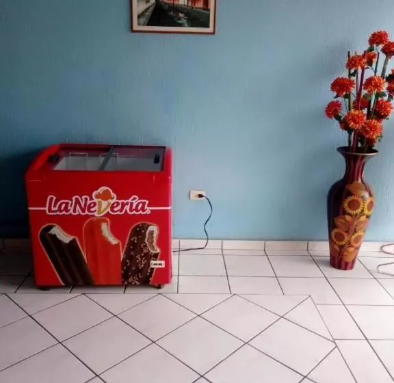 ホテル Happy House