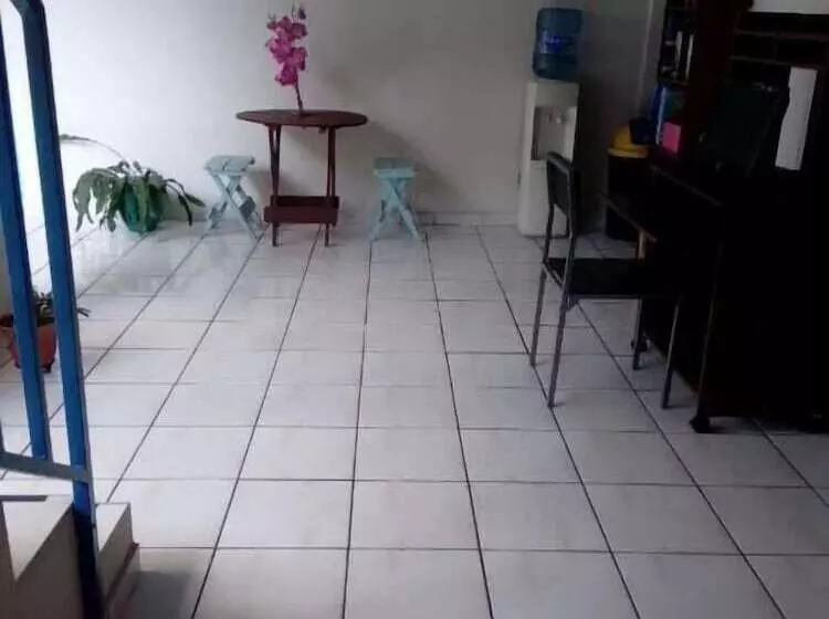 ホテル Happy House