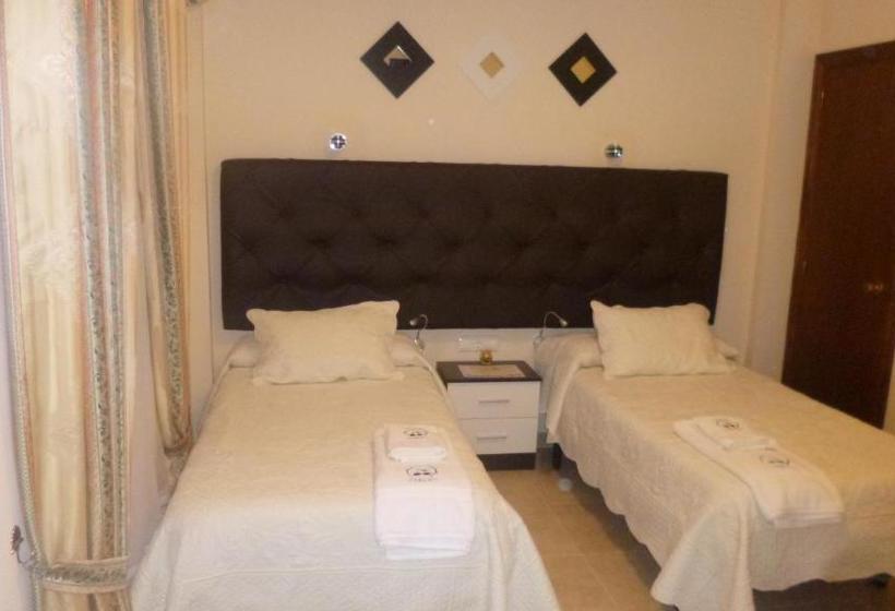 Отель Hostal Cerezo