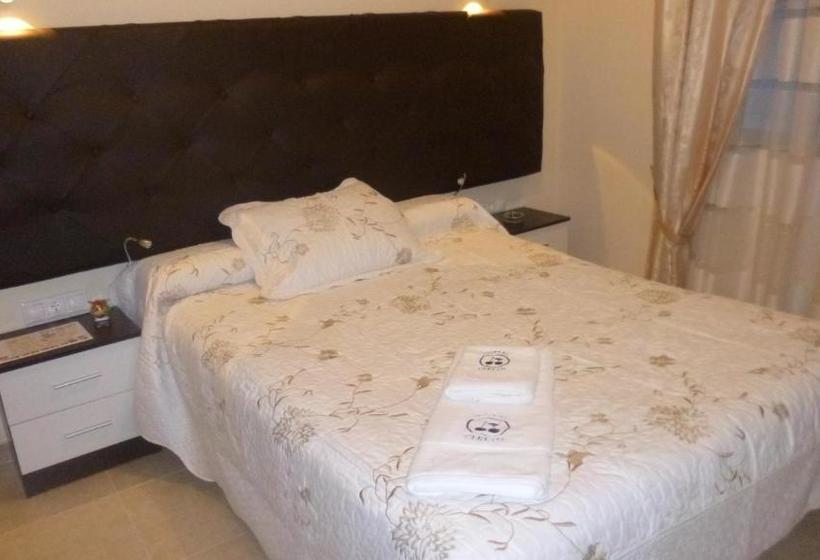 Отель Hostal Cerezo