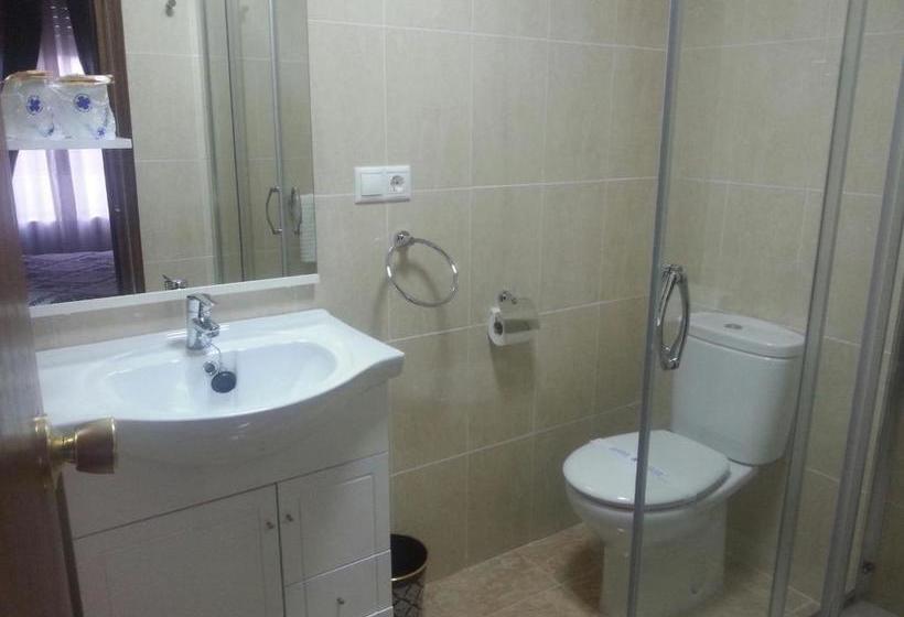 Отель Hostal Cerezo