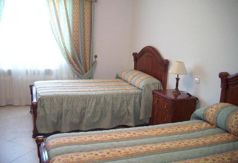 Отель Hostal Cerezo