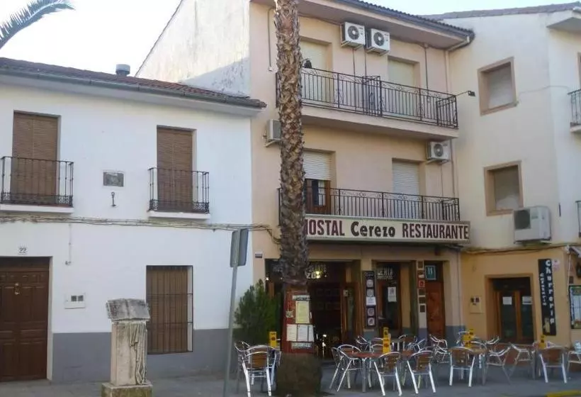 Hotelli Hostal Cerezo