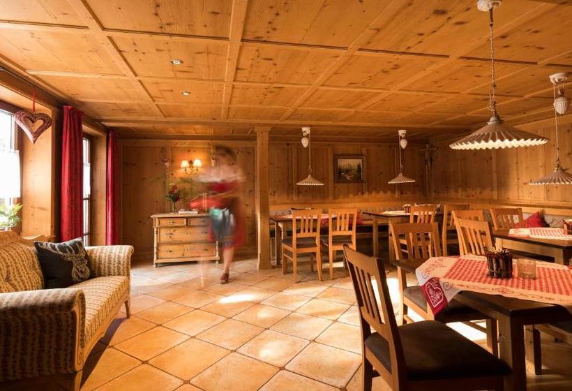 בית מלון כפרי Kronenhof