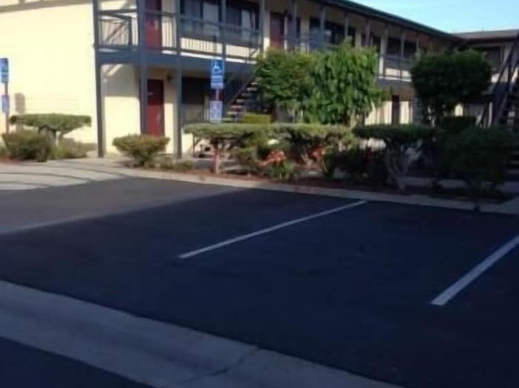 Отель Luxury Inn