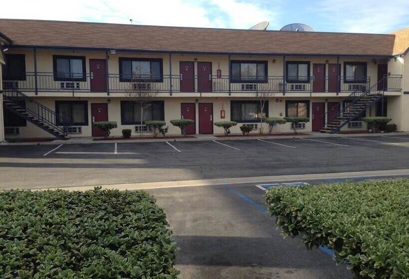 Отель Luxury Inn