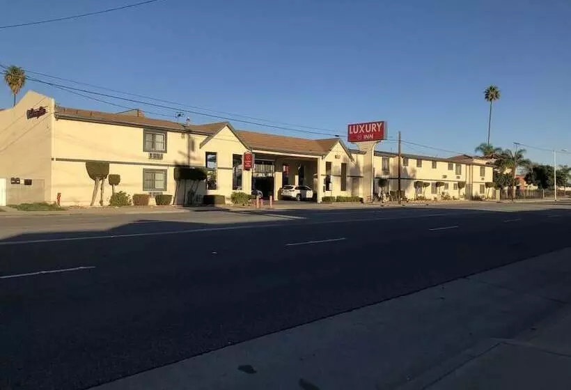 هتل Luxury Inn