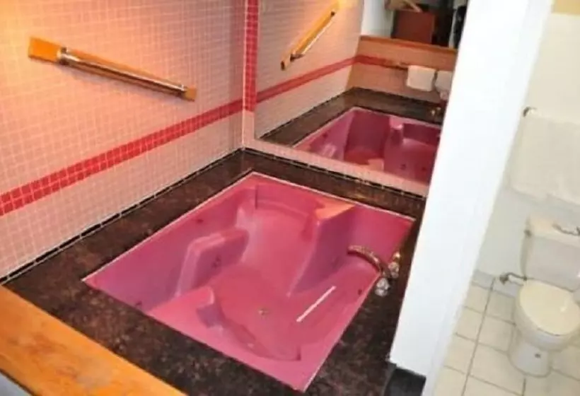 هتل Luxury Inn