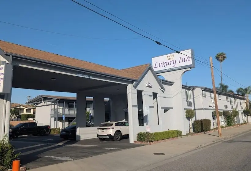 ホテル Luxury Inn