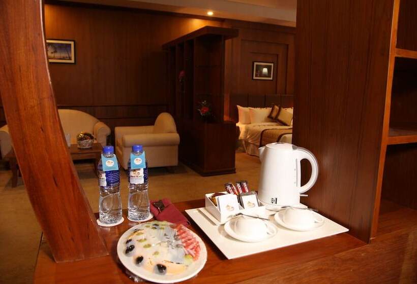 هتل Mingalar Thiri