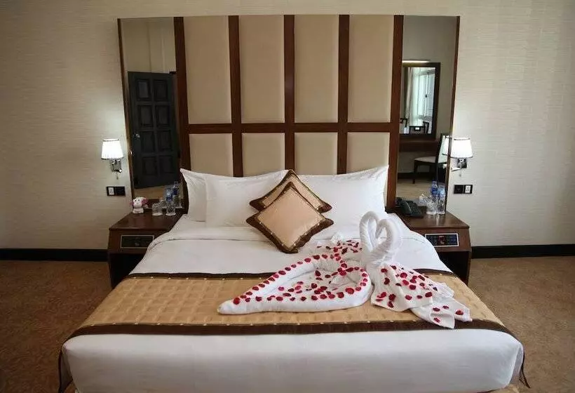 هتل Mingalar Thiri