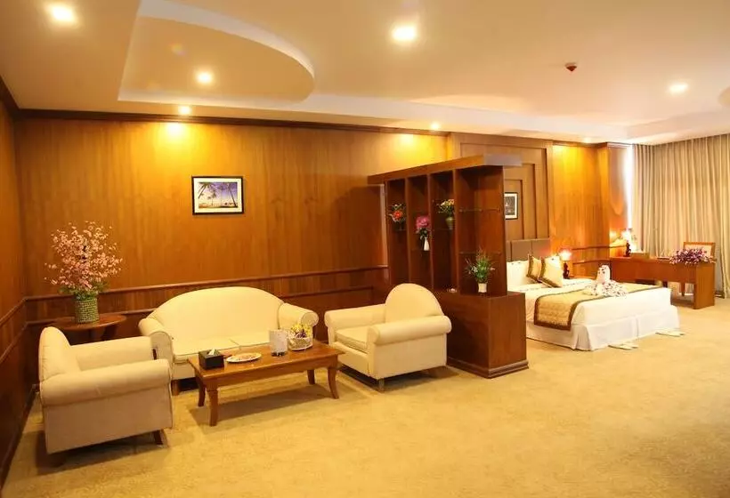 هتل Mingalar Thiri