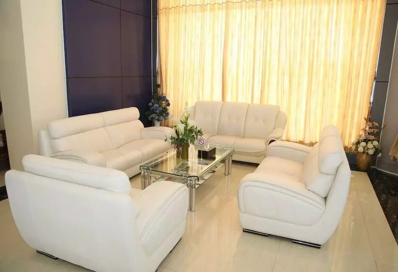 هتل Mingalar Thiri