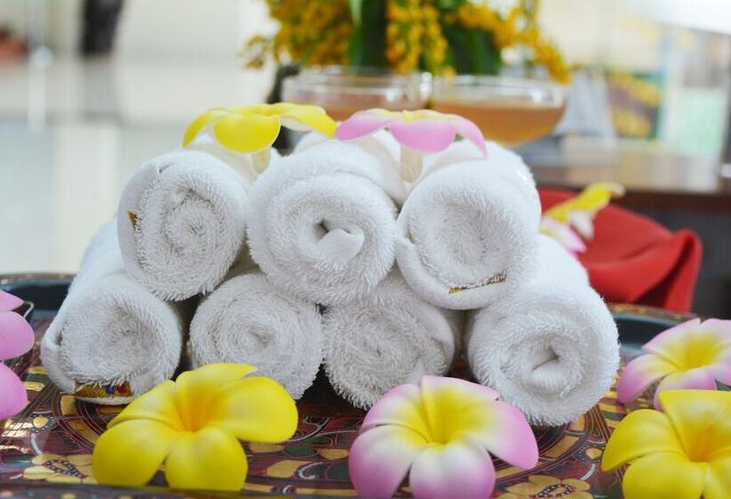 هتل Mingalar Thiri