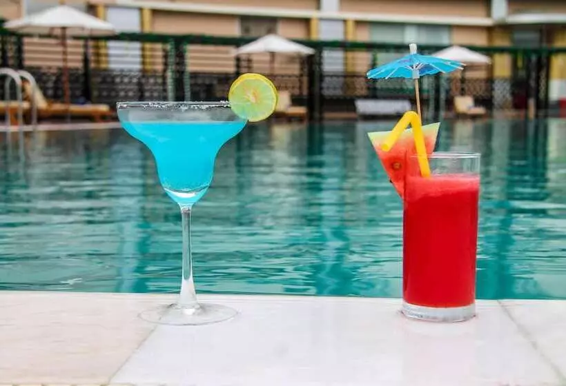 هتل Mingalar Thiri