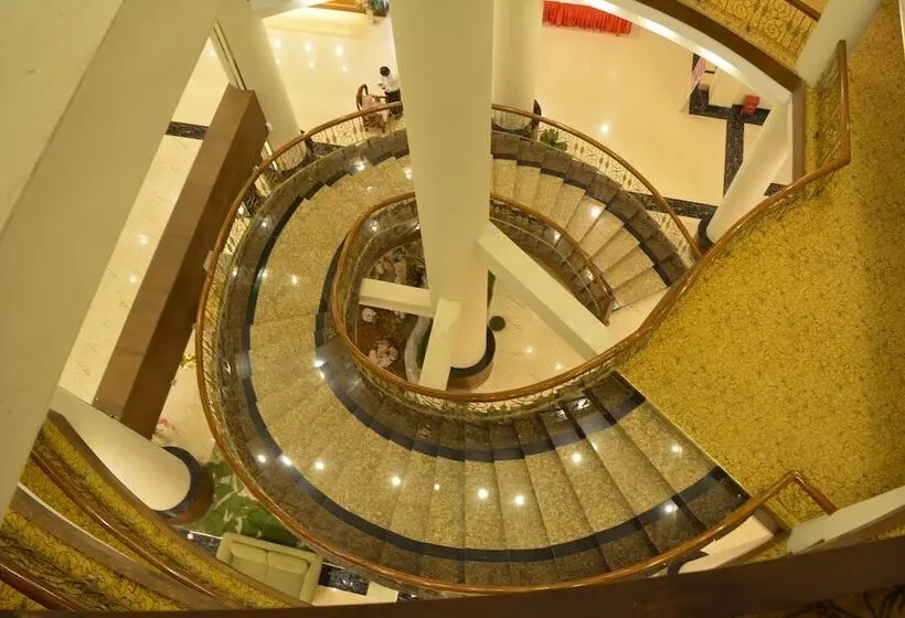هتل Mingalar Thiri