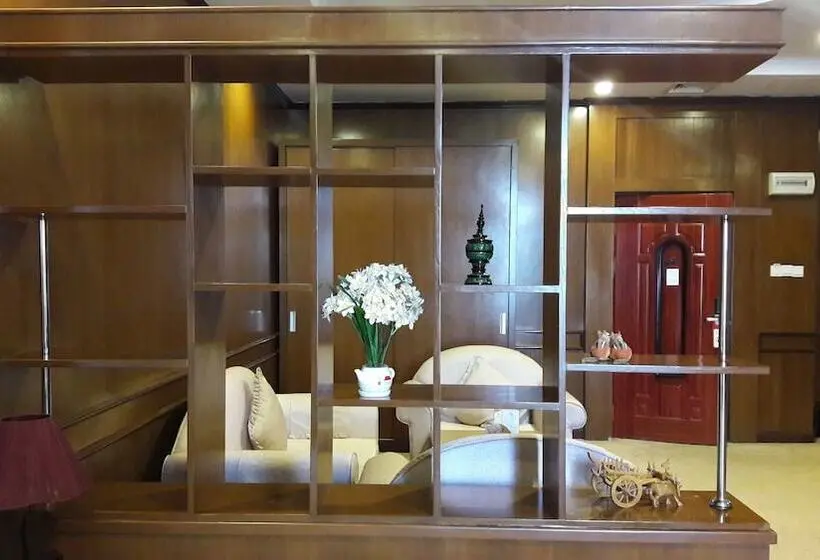 هتل Mingalar Thiri