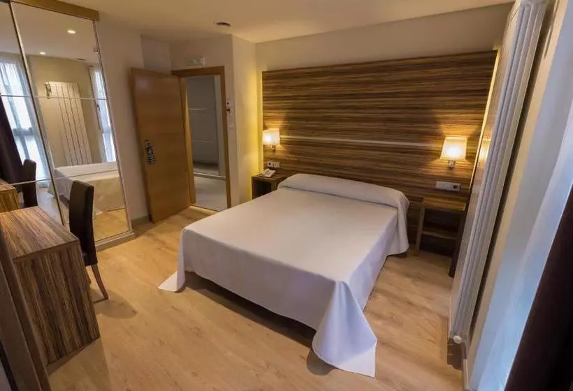 هتل Novo Cándido