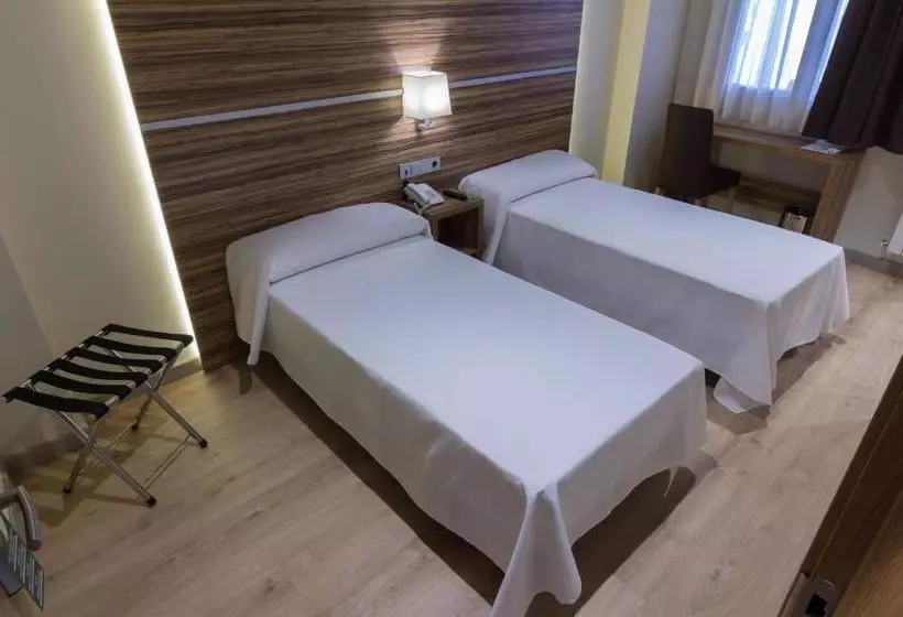 هتل Novo Cándido