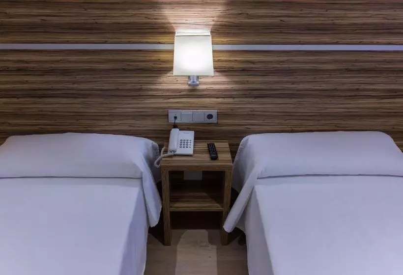 هتل Novo Cándido