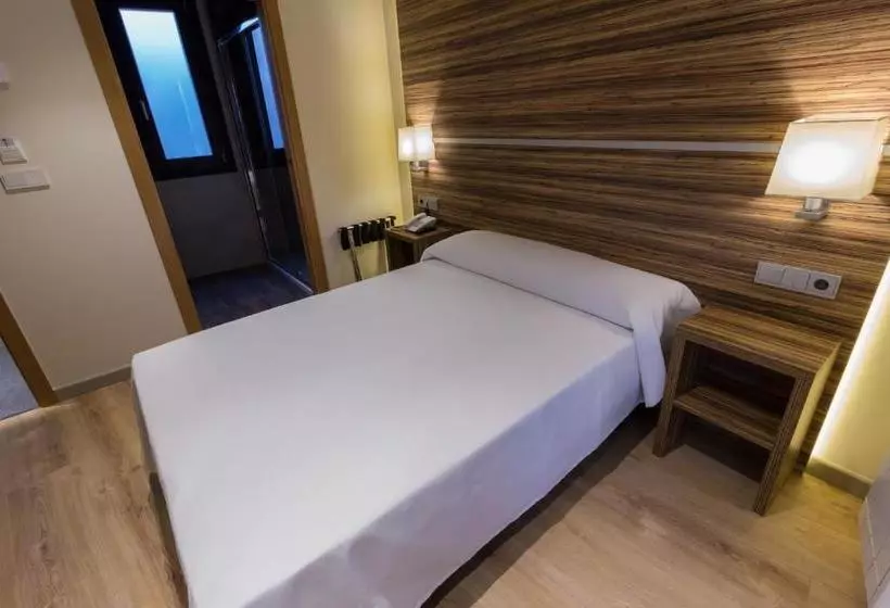 هتل Novo Cándido