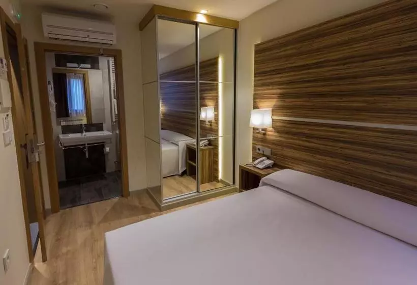 هتل Novo Cándido