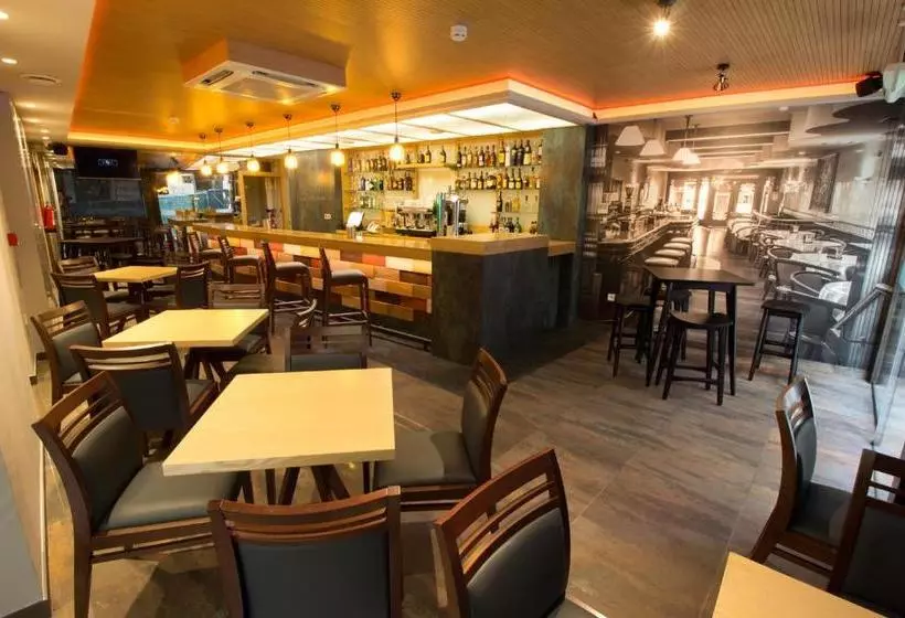 هتل Novo Cándido