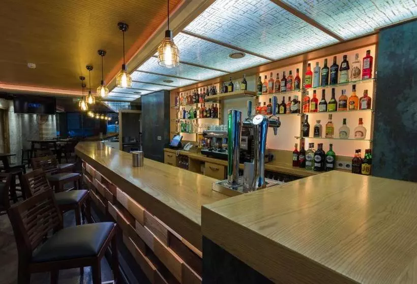 هتل Novo Cándido