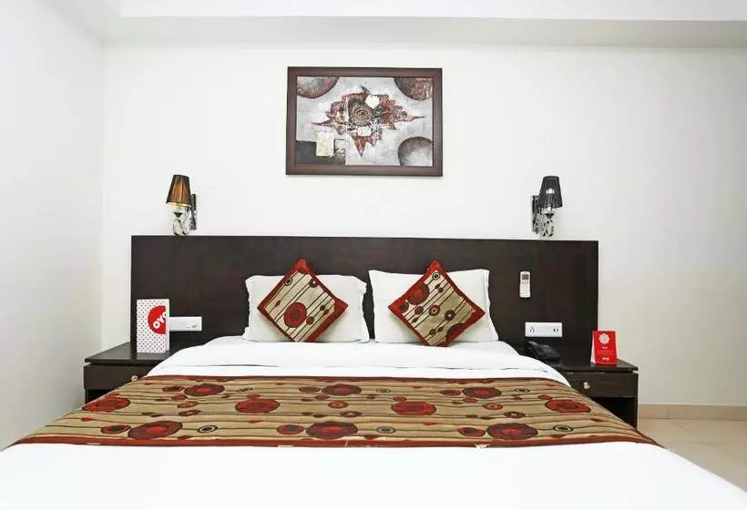 هتل Capital O 3600  Royal Windsor