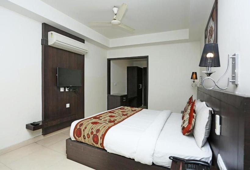 فندق Capital O 3600  Royal Windsor