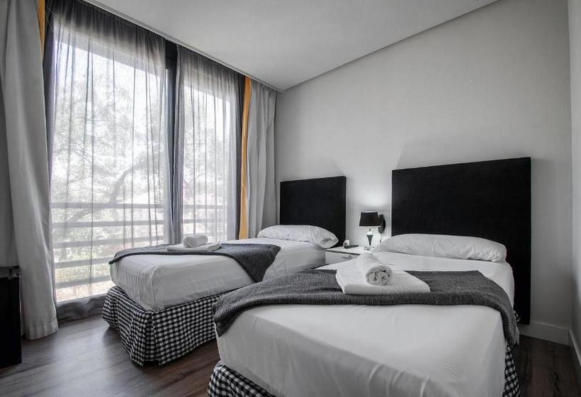 هتل Royal Tennis Club